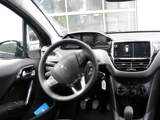 Peugeot 208 1,2 VTI 82 Signature 