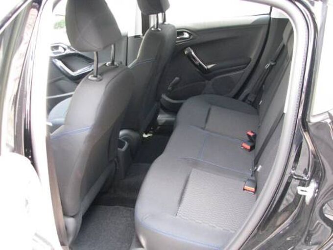 Peugeot 208 1,2 VTI 82 Signature 