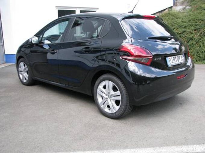 Peugeot 208 1,2 VTI 82 Signature 