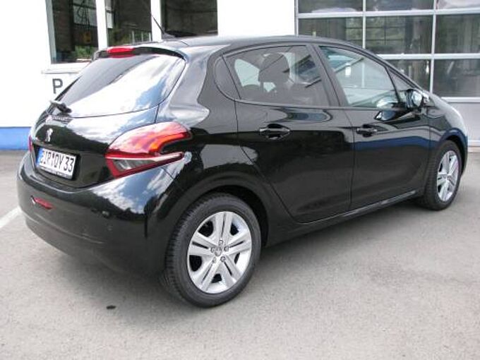 Peugeot 208 1,2 VTI 82 Signature 
