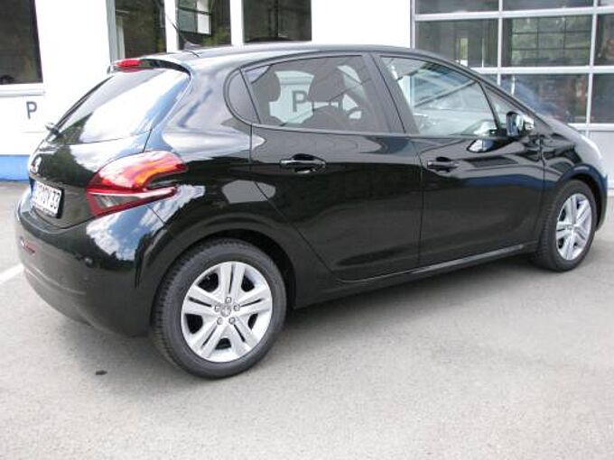 Peugeot 208 1,2 VTI 82 Signature 