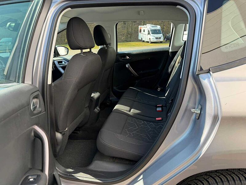 Peugeot 2008 VTi 1.2 Kombi