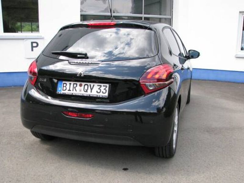 Peugeot 208 1,2 VTI 82 Signature