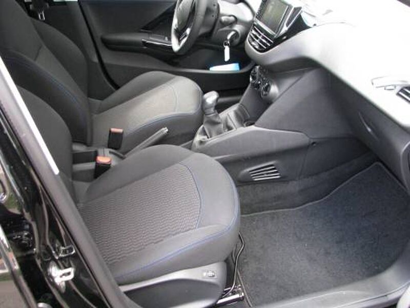 Peugeot 208 1,2 VTI 82 Signature